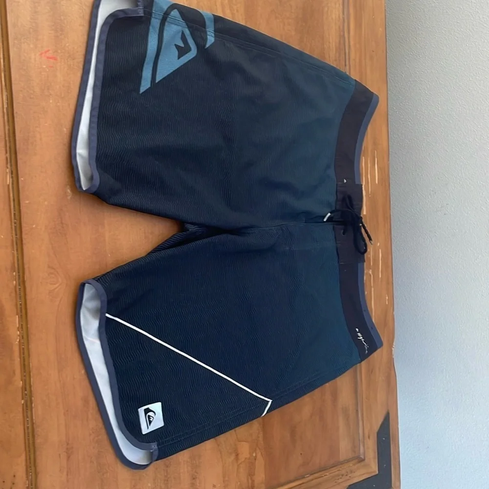 Quicksilver High Line Board Shorts Size 38